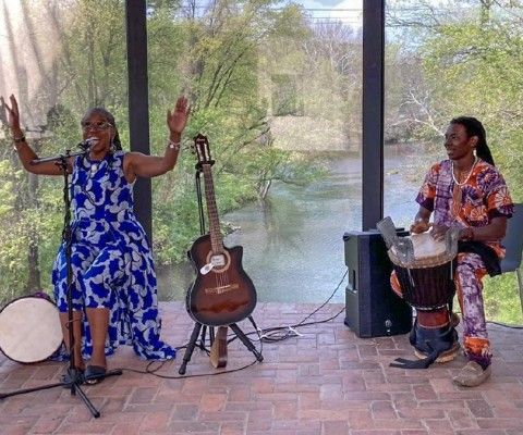 Musicians performing in atrium of Museum.